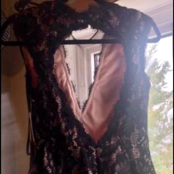 Brand New Betsy and Adam long, black peplum lace gown - Picture 6 of 15